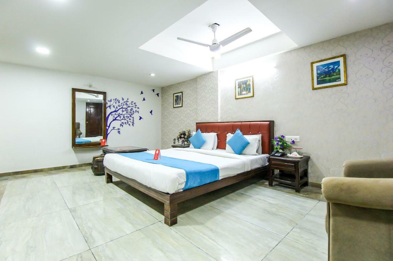 Hotel Seven Ахмедабад Экстерьер фото
