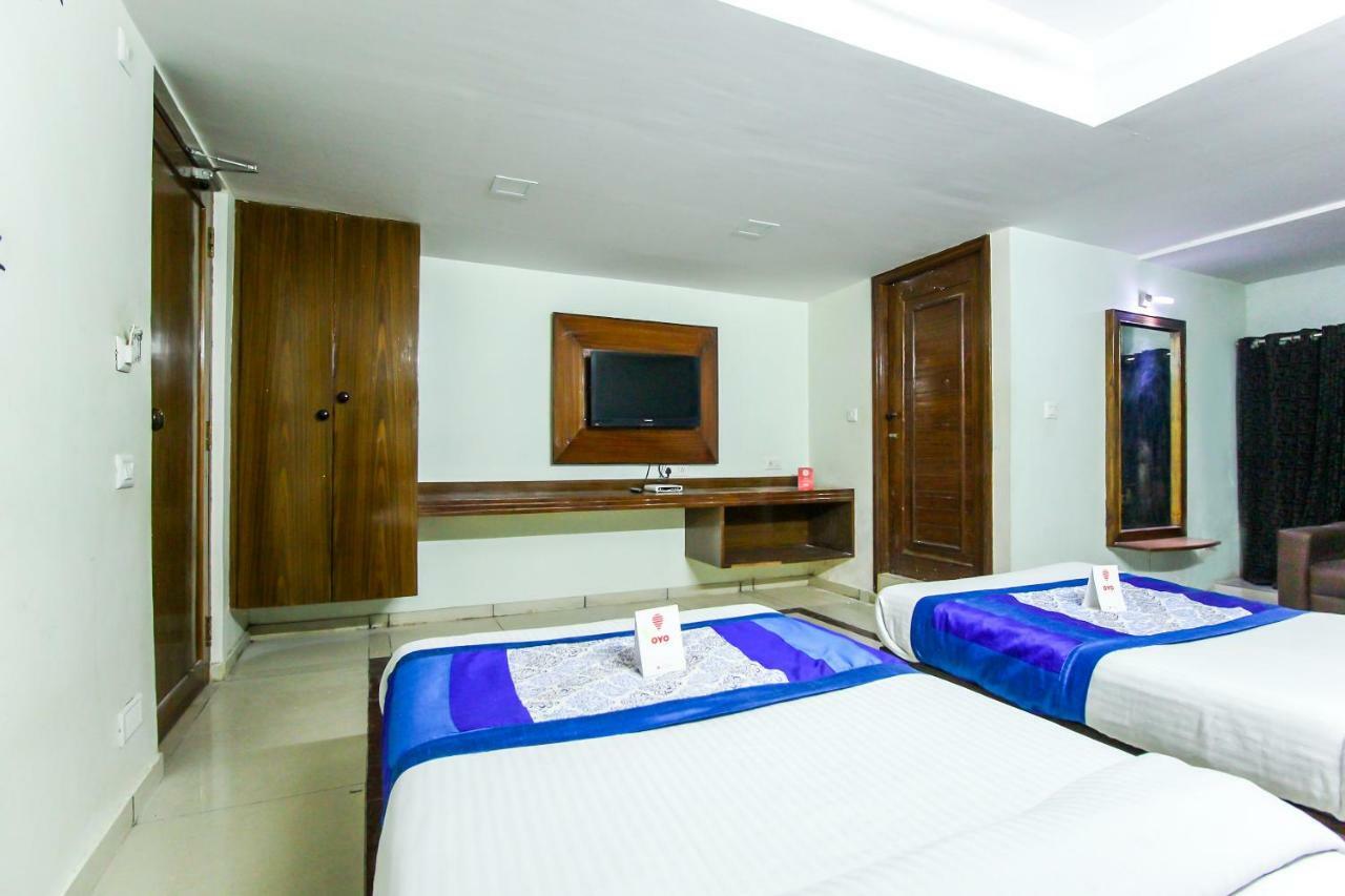 Hotel Seven Ахмедабад Экстерьер фото